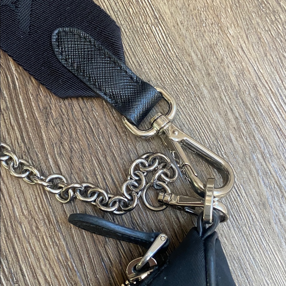 Black Prada Re-Edition 2005 Shoulder Bag - Picture 11 of 16